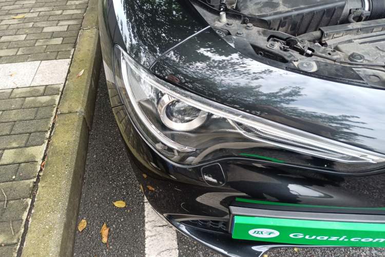 Used Alfa Romeo Stelvio 2017 2.0T 200HP Luxury Edition Right Front Headlight