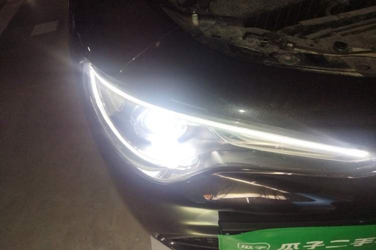 Used Alfa Romeo Stelvio 2017 2.0T 200HP Elite Edition Right Front Headlight