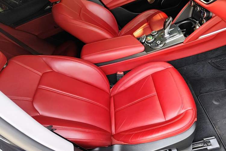 Used Alfa Romeo Stelvio 2017 2.0T 200HP Elite Edition Right Front Seat
