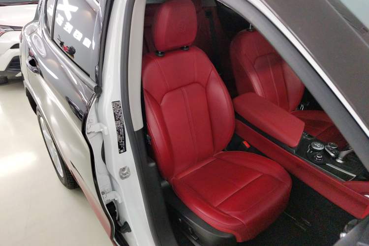 Used Alfa Romeo Stelvio 2017 2.0T 200HP Elite Edition Right Front Seat