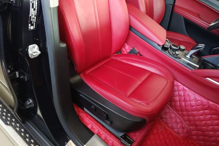 Used Alfa Romeo Stelvio 2017 2.0T 200HP Elite Edition Right Front Seat