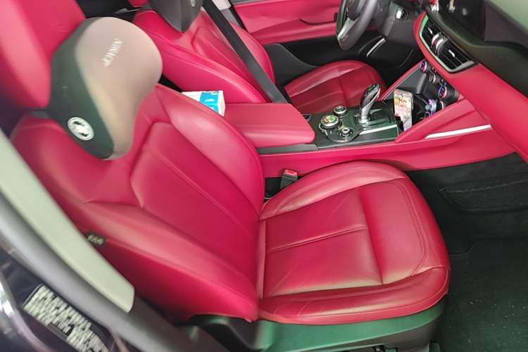 Used Alfa Romeo Stelvio 2017 2.0T 200HP Elite Edition Right Front Seat