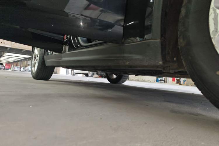 Used Alfa Romeo Stelvio 2017 2.0T 200HP Elite Edition Right Side Sill