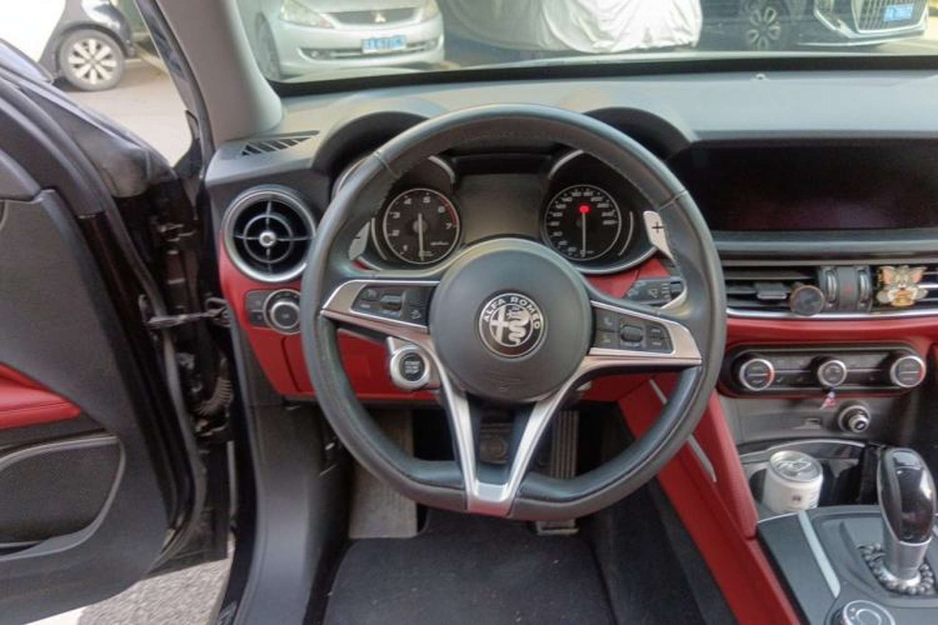 Used Alfa Romeo Stelvio 2017 2.0T 280HP Luxury Edition Steering Wheel