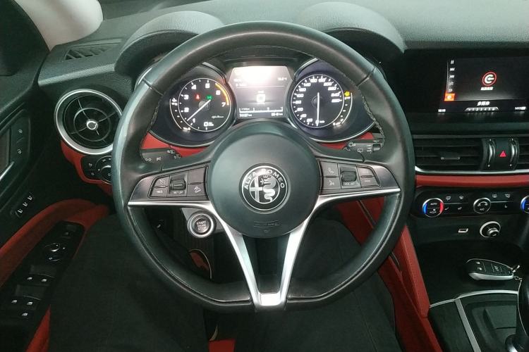 Used Alfa Romeo Stelvio 2017 2.0T 200HP Luxury Edition Steering Wheel