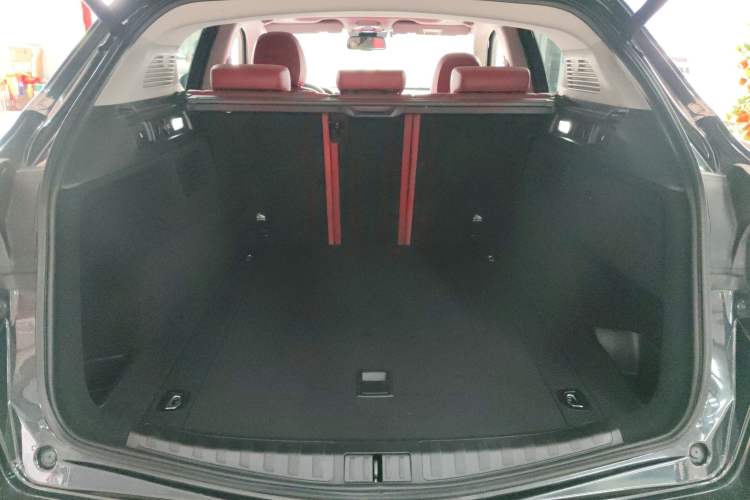 Used Alfa Romeo Stelvio 2017 2.0T 200HP Elite Edition Trunk