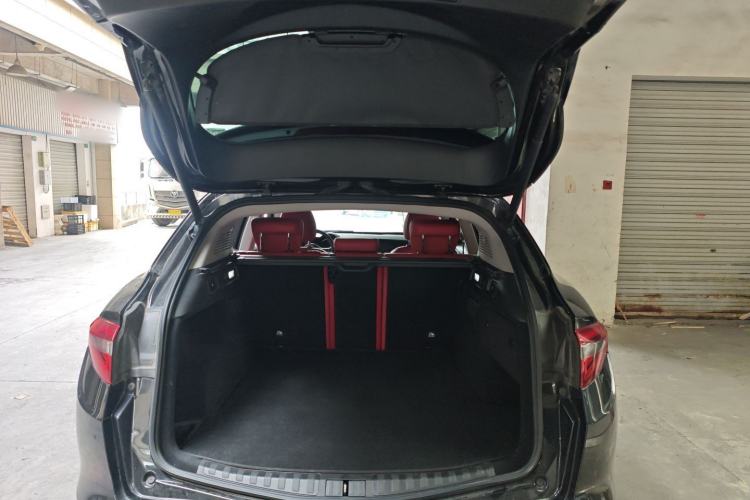 Used Alfa Romeo Stelvio 2017 2.0T 200HP Elite Edition Trunk
