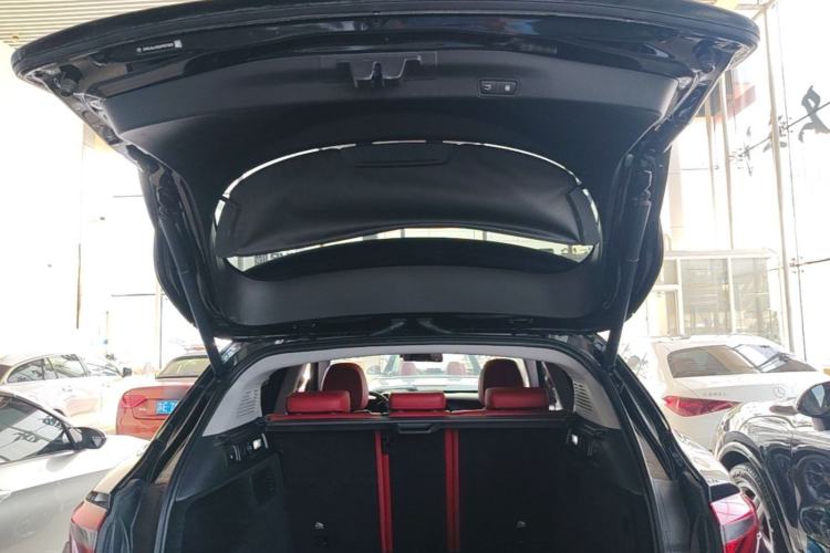 Used Alfa Romeo Stelvio 2017 2.0T 200HP Elite Edition Trunk