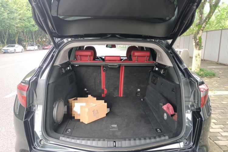 Used Alfa Romeo Stelvio 2017 2.0T 200HP Luxury Edition Trunk