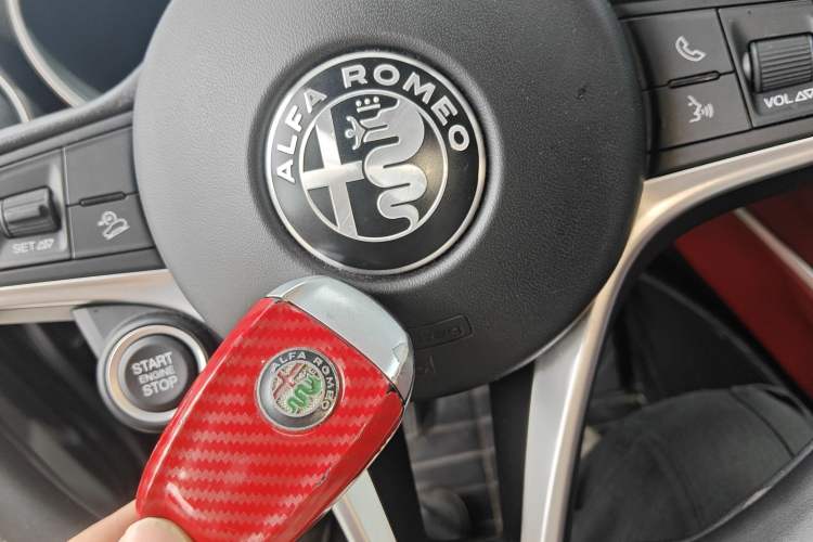 Used Alfa Romeo Stelvio 2017 2.0T 200HP Luxury Edition Vehicle Key