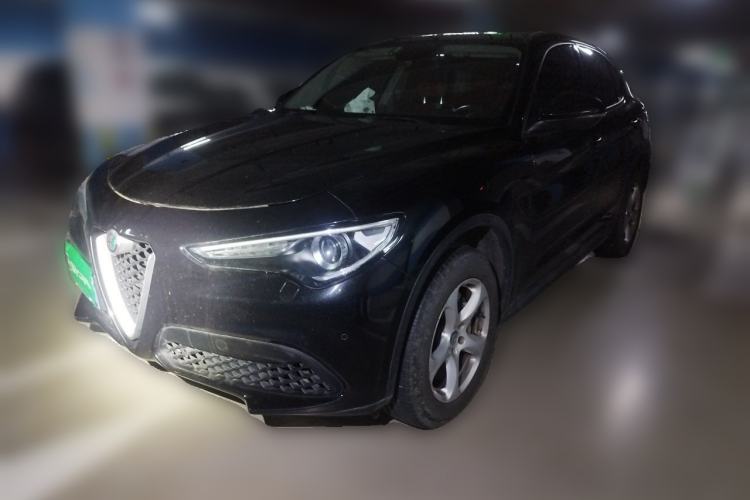 Alfa Romeo Stelvio 2017