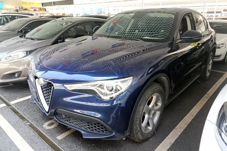 Alfa Romeo Stelvio 2017 2.0T 200HP Elite Edition с пробегом Guazi used car, China used car export, Used car for sale, Used cars, Cheapest cars for sale