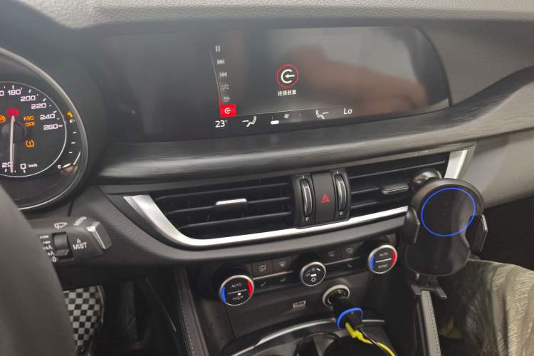 Used Alfa Romeo Stelvio 2017 2.0T 200HP Elite Edition Audio And AC Panel