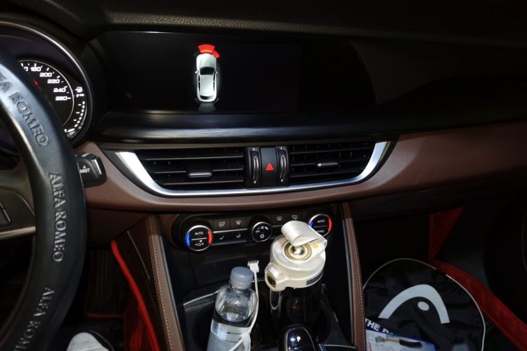 Used Alfa Romeo Stelvio 2017 2.0T 200HP Elite Edition Audio And AC Panel