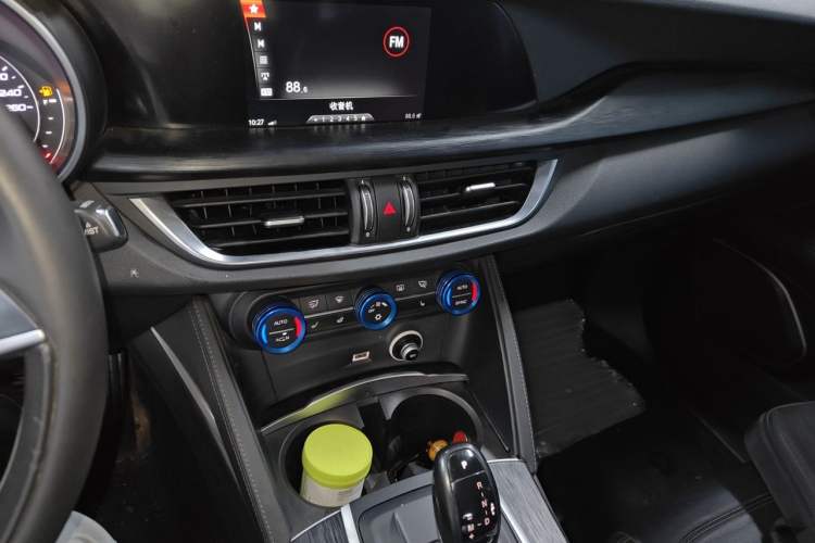 Used Alfa Romeo Stelvio 2017 2.0T 200HP Elite Edition Audio And AC Panel