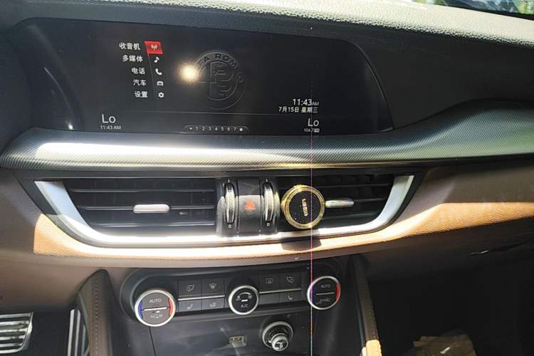 Used Alfa Romeo Stelvio 2017 2.0T 200HP Luxury Edition Audio And AC Panel