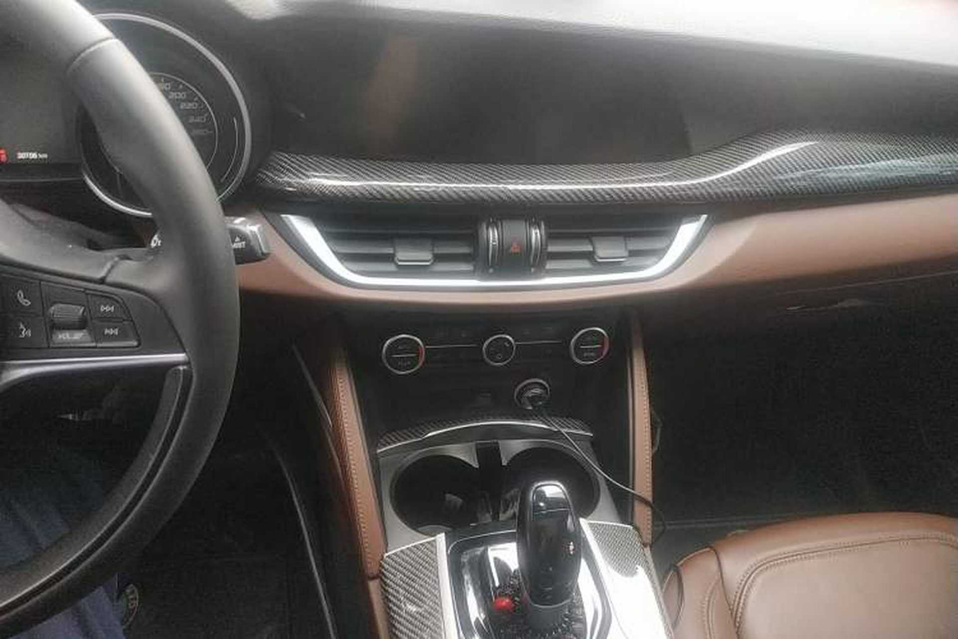 Used Alfa Romeo Stelvio 2017 2.0T 200HP Elite Edition Audio And AC Panel