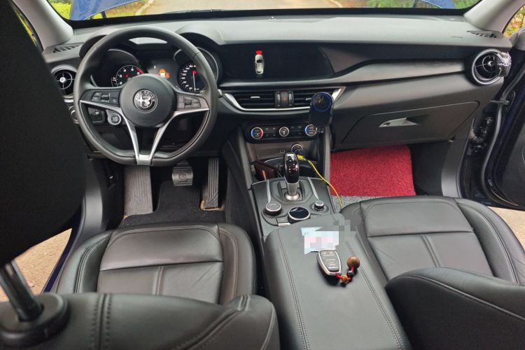 Used Alfa Romeo Stelvio 2017 2.0T 200HP Elite Edition Center Console