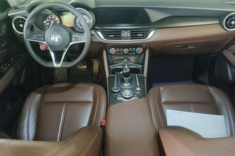 Used Alfa Romeo Stelvio 2017 2.0T 200HP Elite Edition Center Console