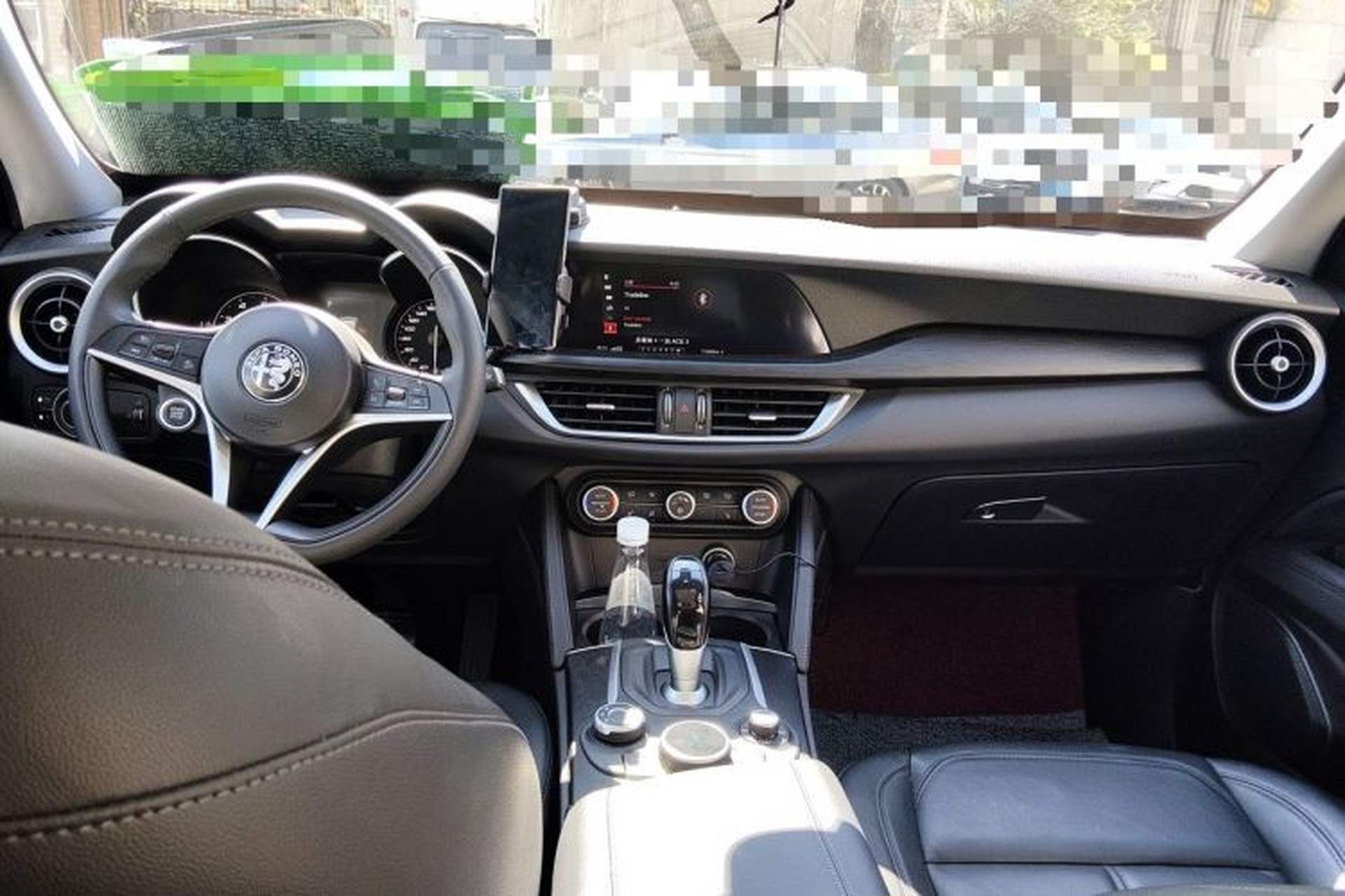 Used Alfa Romeo Stelvio 2017 2.0T 200HP Elite Edition Center Console