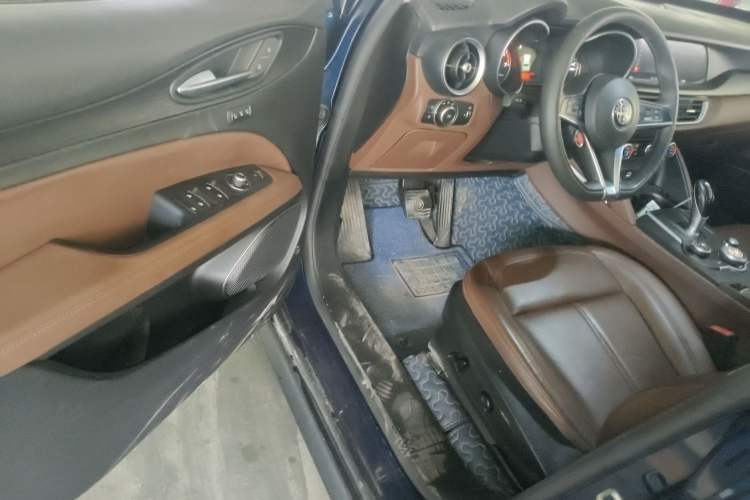 Used Alfa Romeo Stelvio 2017 2.0T 200HP Elite Edition Driver Seat