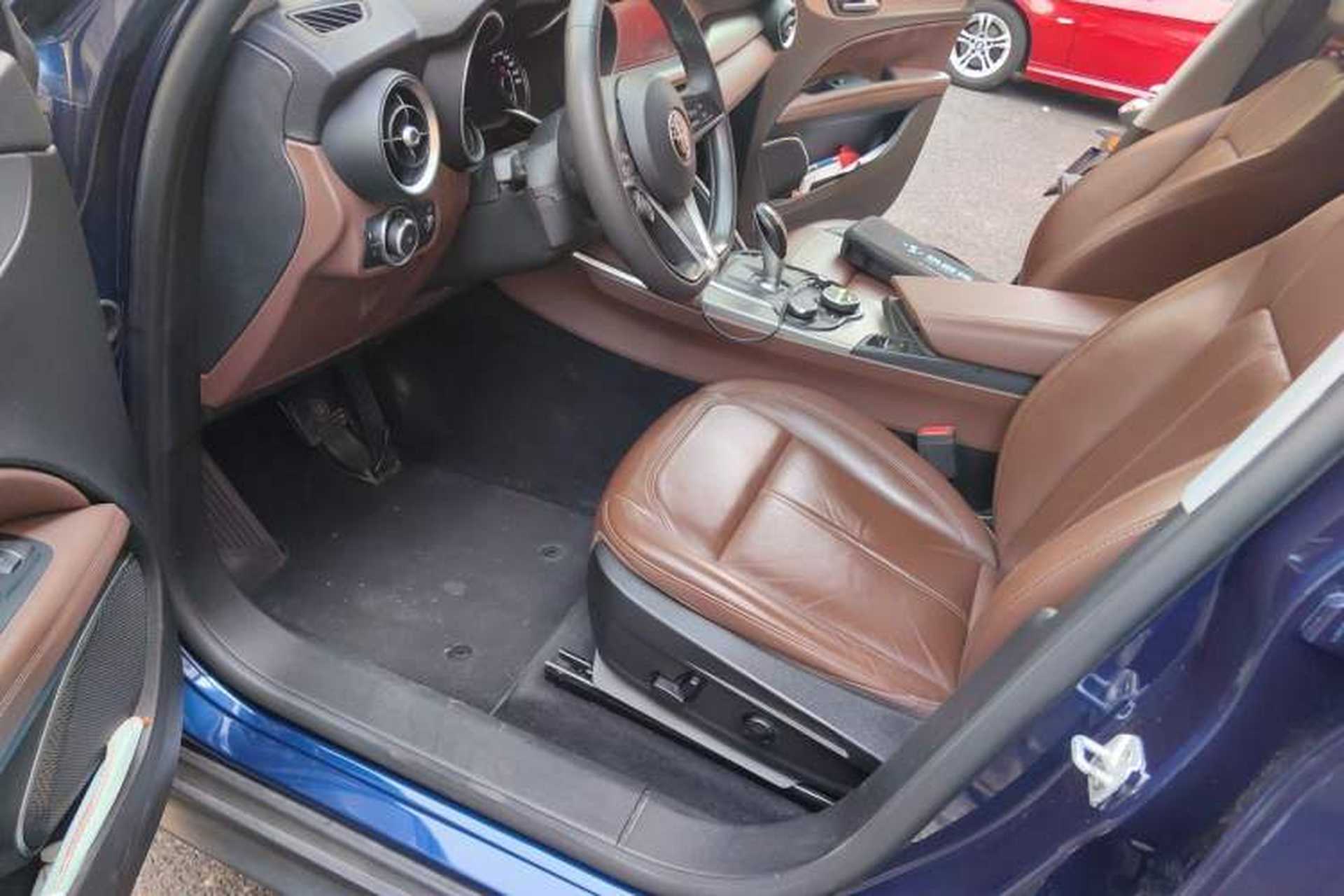 Used Alfa Romeo Stelvio 2017 2.0T 200HP Elite Edition Driver Seat