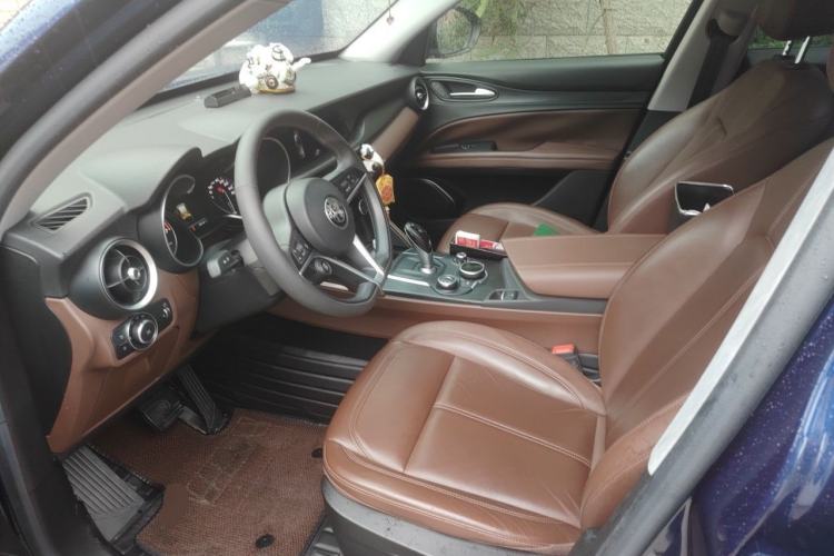 Used Alfa Romeo Stelvio 2017 2.0T 200HP Luxury Edition Driver Seat