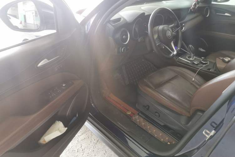 Used Alfa Romeo Stelvio 2017 2.0T 200HP Elite Edition Driver Seat