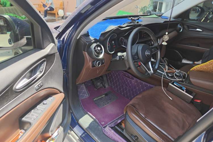 Used Alfa Romeo Stelvio 2017 2.0T 200HP Elite Edition Driver Seat