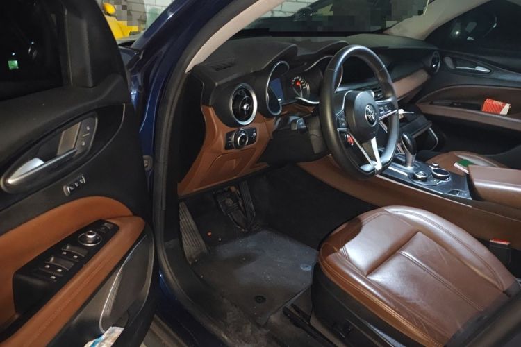 Used Alfa Romeo Stelvio 2017 2.0T 200HP Elite Edition Driver Seat