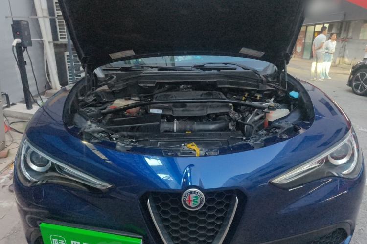 Used Alfa Romeo Stelvio 2017 2.0T 200HP Elite Edition Engine Bay