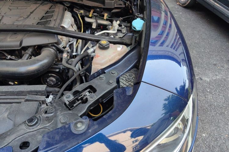 Used Alfa Romeo Stelvio 2017 2.0T 200HP Elite Edition Engine Bay Left