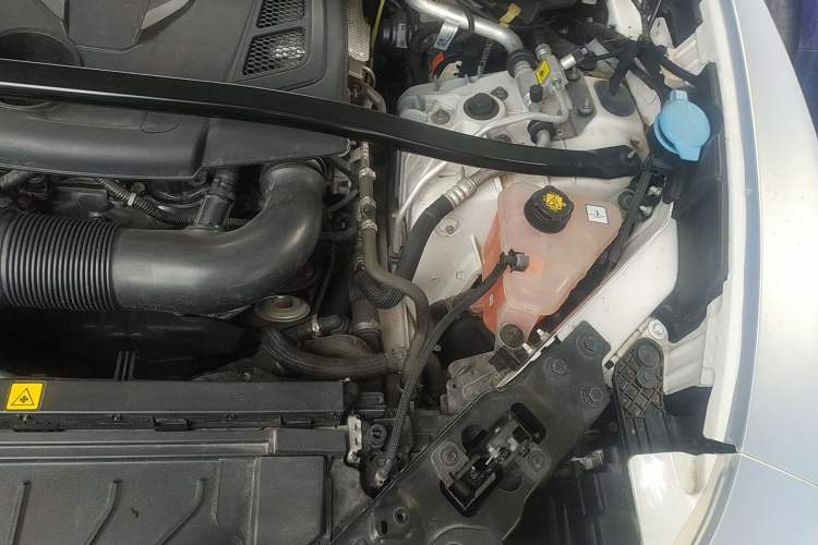 Used Alfa Romeo Stelvio 2017 2.0T 200HP Elite Edition Engine Bay Left