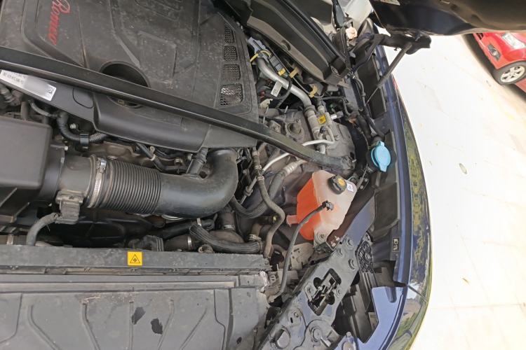 Used Alfa Romeo Stelvio 2017 2.0T 280HP Luxury Edition Engine Bay Left