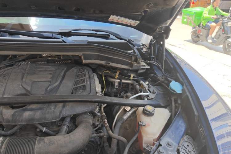 Used Alfa Romeo Stelvio 2017 2.0T 200HP Elite Edition Engine Bay Left