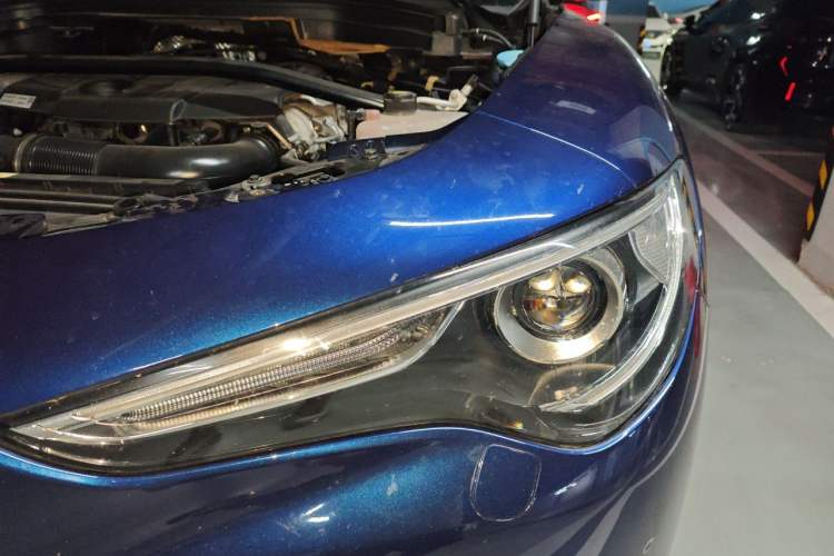 Used Alfa Romeo Stelvio 2017 2.0T 200HP Elite Edition Engine Bay Left