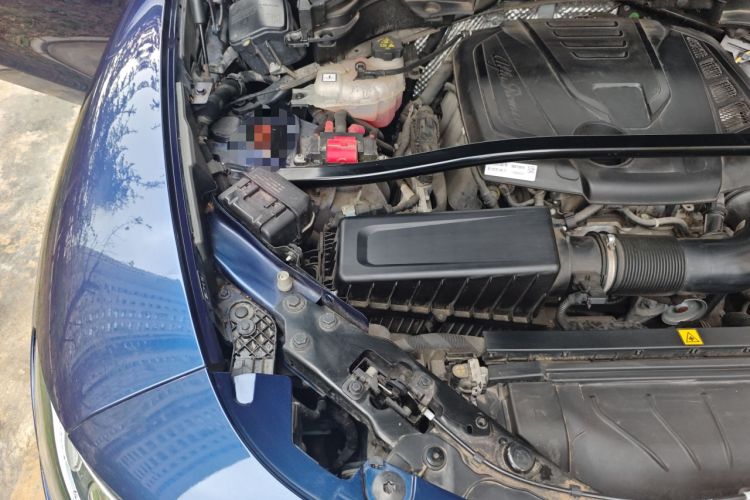 Used Alfa Romeo Stelvio 2017 2.0T 200HP Elite Edition Engine Bay Right