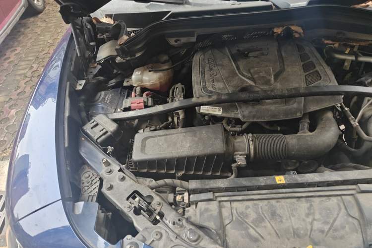 Used Alfa Romeo Stelvio 2017 2.0T 200HP Elite Edition Engine Bay Right