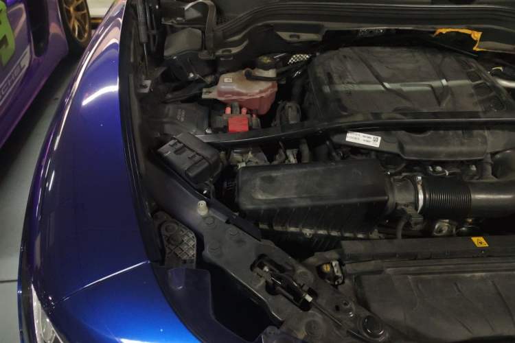 Used Alfa Romeo Stelvio 2017 2.0T 200HP Elite Edition Engine Bay Right