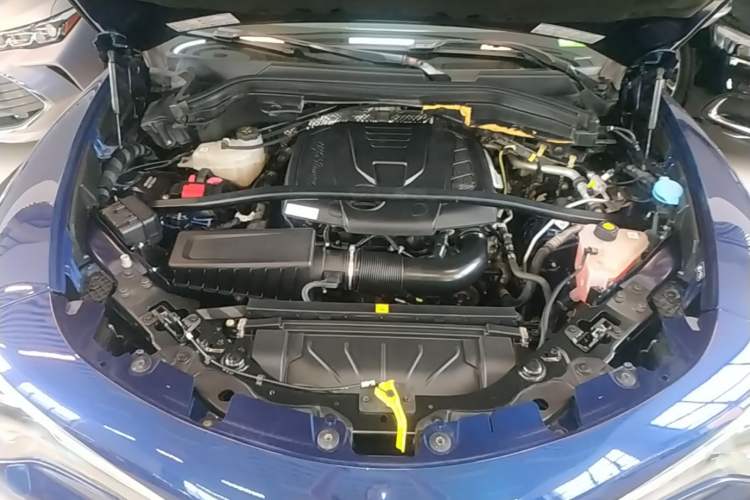 Used Alfa Romeo Stelvio 2017 2.0T 200HP Elite Edition Engine Bay