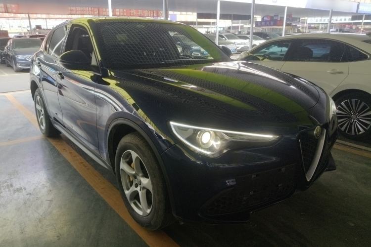 Used Alfa Romeo Stelvio 2017 2.0T 200HP Elite Edition Exterior 1