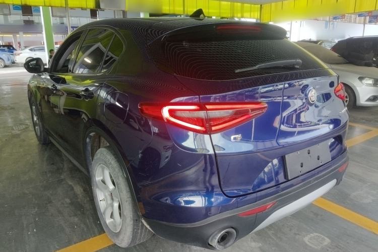 Used Alfa Romeo Stelvio 2017 2.0T 200HP Elite Edition Exterior 2