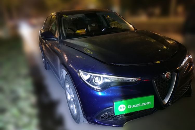 Used Alfa Romeo Stelvio 2017 2.0T 200HP Elite Edition Exterior 2