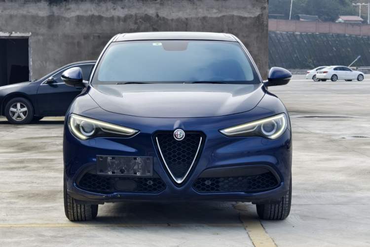 Used Alfa Romeo Stelvio 2017 2.0T 200HP Elite Edition Exterior 5