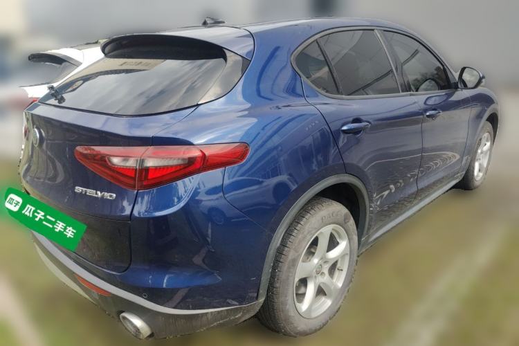 Used Alfa Romeo Stelvio 2017 2.0T 200HP Elite Edition Exterior 5