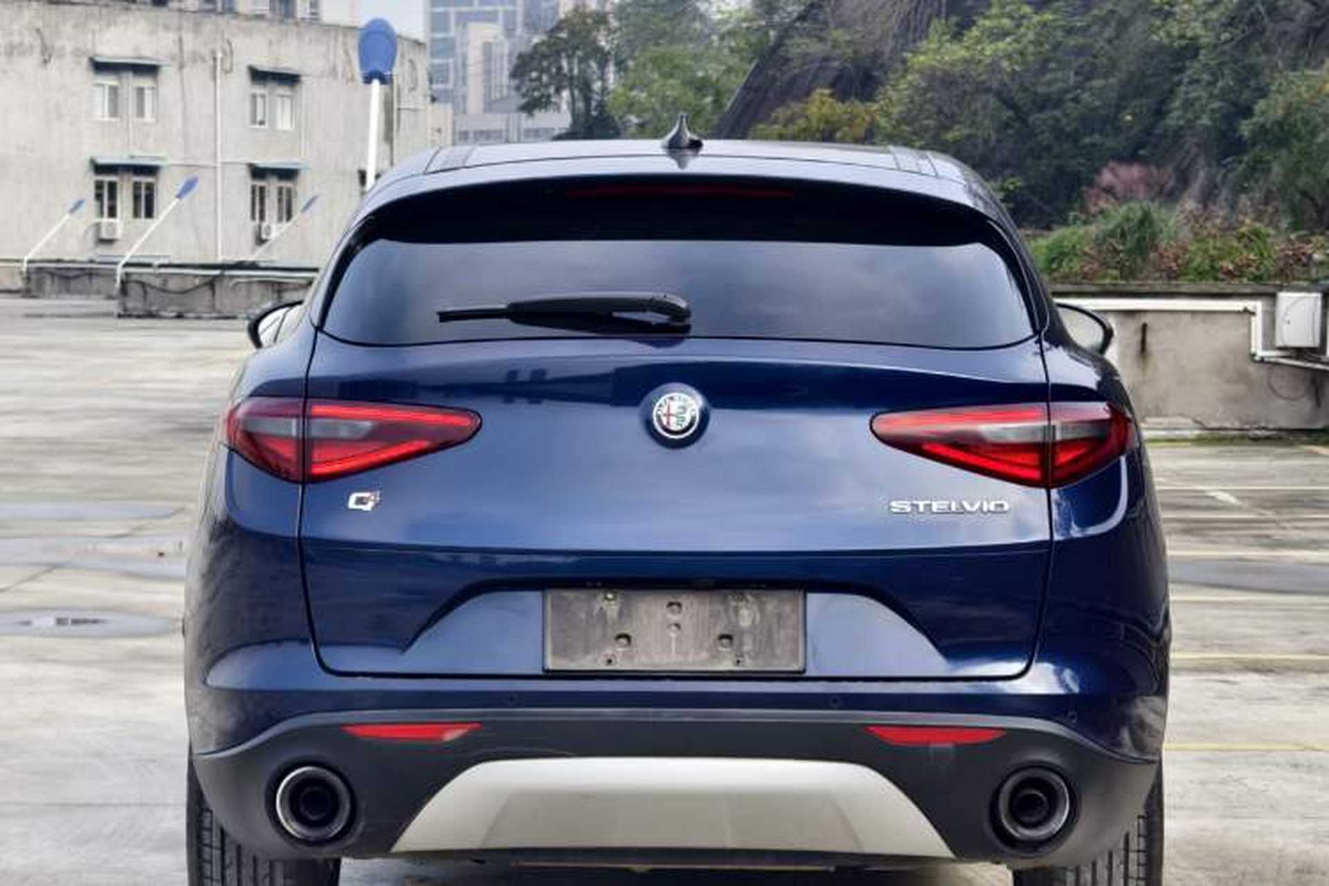 Used Alfa Romeo Stelvio 2017 2.0T 200HP Elite Edition Exterior 6