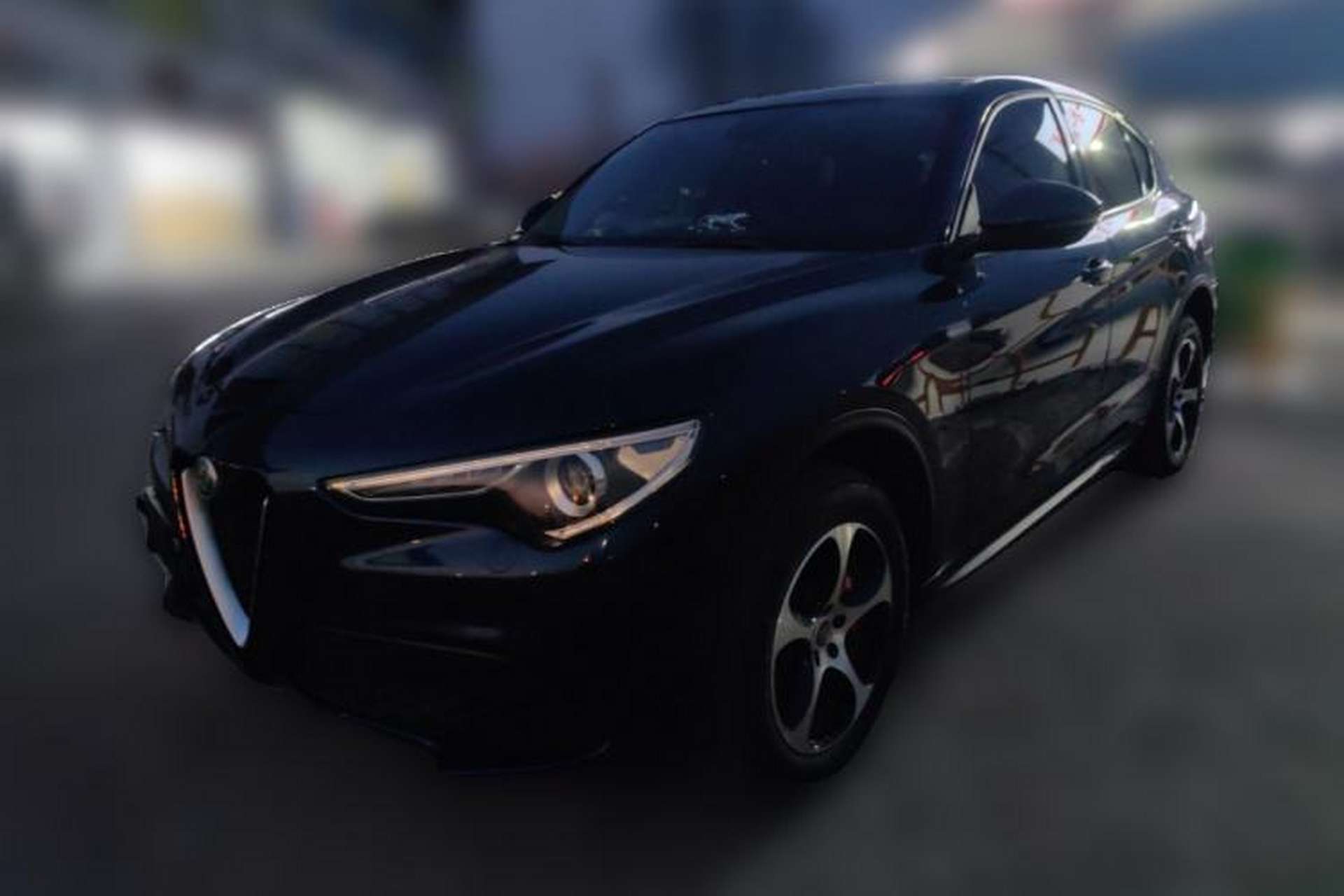Used Alfa Romeo Stelvio 2017 2.0T 200HP Elite Edition Front Left 45 Deg