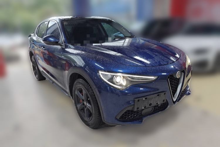 Used Alfa Romeo Stelvio 2017 2.0T 200HP Elite Edition Front Right 45 Deg