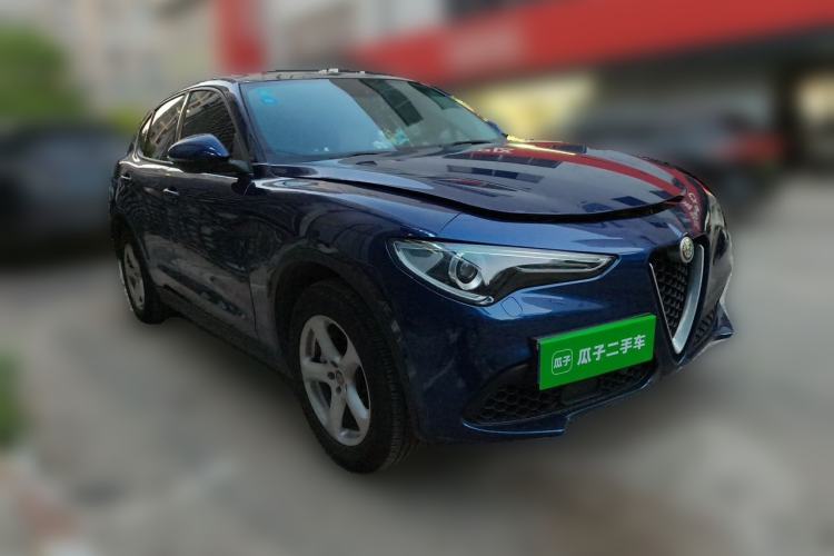 Used Alfa Romeo Stelvio 2017 2.0T 200HP Elite Edition Front Right 45 Deg