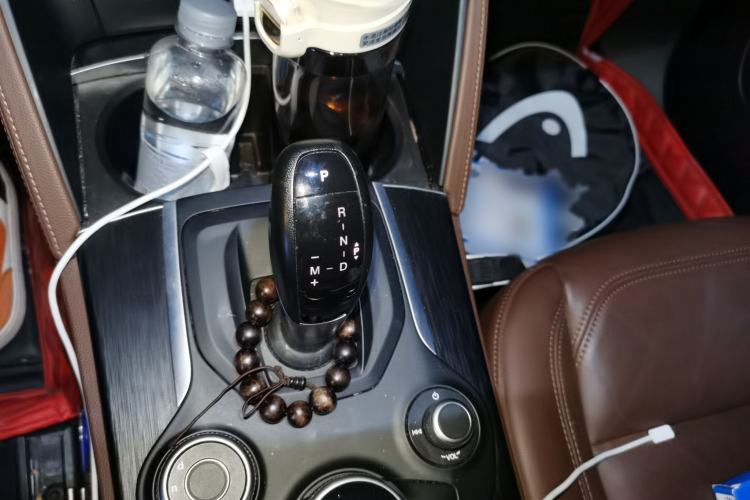 Used Alfa Romeo Stelvio 2017 2.0T 200HP Elite Edition Gear Lever